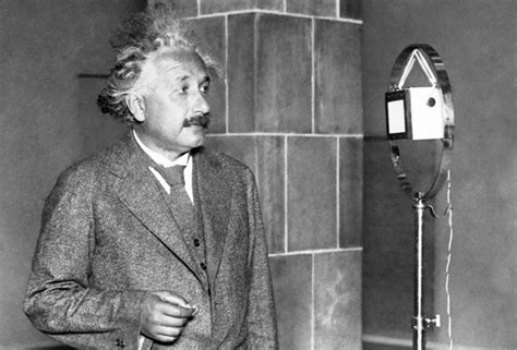 Albert Einstein Felicita A Thomas Alva Edison A Través De La Radio 1929