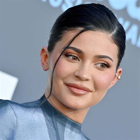 Kylie Jenner News Latest Makeup Hair Outfits And Style Pics Page 1 Of 12