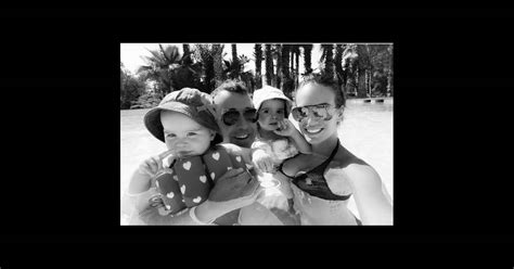 Arnaud Lagardère Jade Foret et leurs deux filles Liva et Mila en vacances à Southampton dans