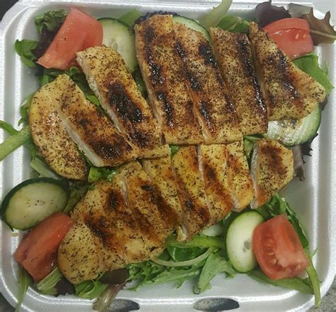 It's a great dish to make homemade chicken salad recipe. Homemade grilled chicken salad (With images) | Grilled ...