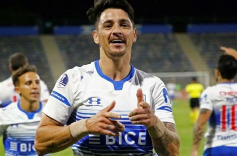 La universidad católica empató sin goles ante unión la calera y se coronó este miércoles como tricampeón del fútbol chileno, tras un choque válido por la trigésimo tercera fecha del campeonato. El chajariense Zampedri, el mejor goleador del siglo para ...