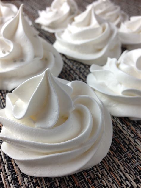 Leave to cool on the trays or a cooling rack. Meringue Cookies | My Sweet Precision