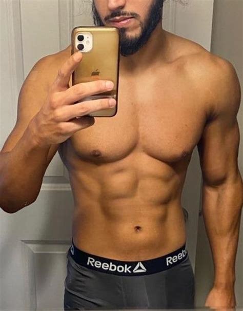 Mustafa Ali Hot Selfie R Wrestlewiththepackage