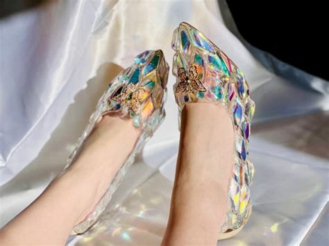 Aggregate More Than 83 Wearable Glass Slippers Dedaotaonec