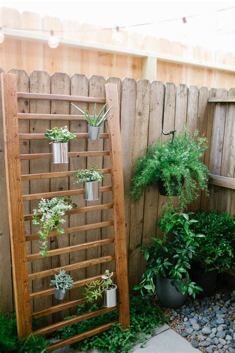 Outdoor wall lights can be used for both creating ambience when enjoying your garden in the whatever the reason you're choosing to install outdoor wall lights, you'll want to find a design that is. DIY Vertical Garden: An Easy Succulent Wall Planter ...