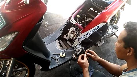 Cara mengecek busi mati atau tidak. Letak Busi Pada Beat Karbu - Shockbreaker Honda Beat Ambles Begini Cara Mengatasinya - Sebab ...