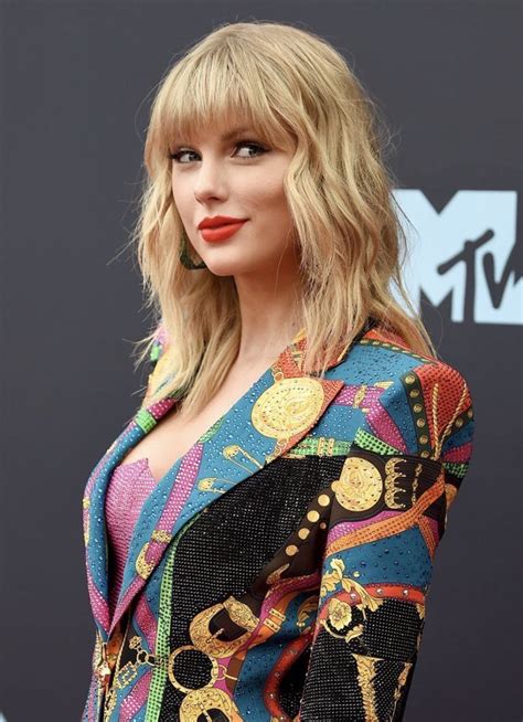 Wow More Gorgeous Sexy And Stunning Taylor Swift 2019 Mtv Video Music