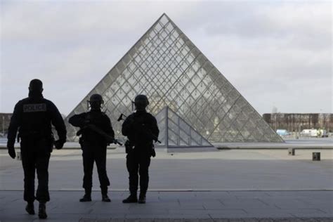 Fear In Paris After A Knife Wielding Attacker Was Shot By Police Outside Louvre Museumupdate