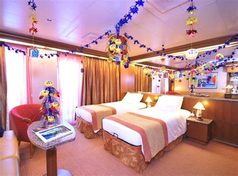 I just returned from another cruise and as usual, enjoyed looking at all of the cruise door decorations. $35 "Happy Birthday" cabin decorations > - Cruise Critic ...