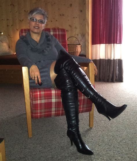 Mature Women In Leather Boots Startpage By Ixquick