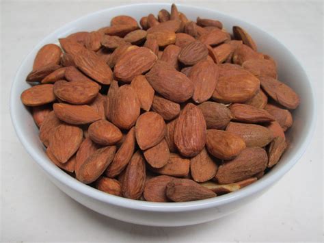 Organic Raw Shelled Almonds 25 Lbscase — Green Bulk