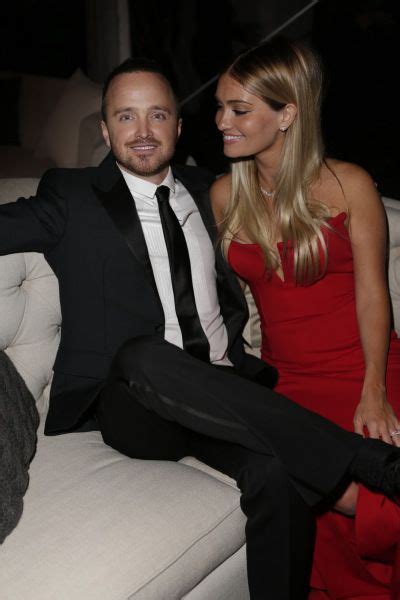 30 Sickeningly Adorable Pics Of Aaron And His Wife Lauren Paul Aaron Paul Aaron Paul Wife Aaron