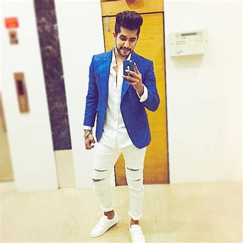 Suyash rai standing in front of mirror and capturing the moment | Men's ...