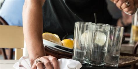 How Much Do Bartenders Really Make Salaries Of Food Service Workers
