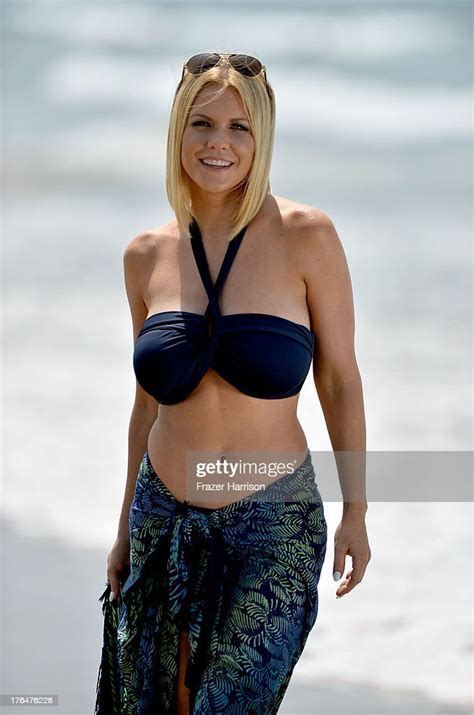 Actress Carrie Keagan Enjoys A Day At The Beach In Santa Monica On