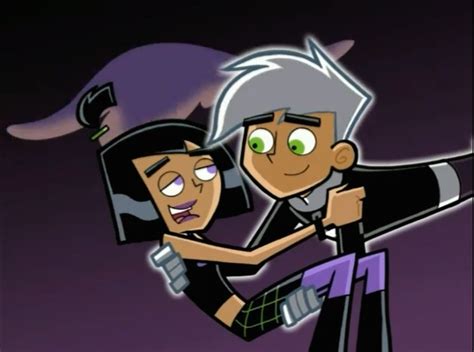 Image S03m04 Danny Carrying Sampng Danny Phantom Wiki Fandom Powered By Wikia