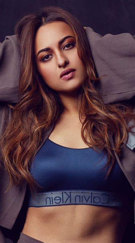 35 Hot And Sexy Sonakshi Sinha Pictures Dabangg Girl