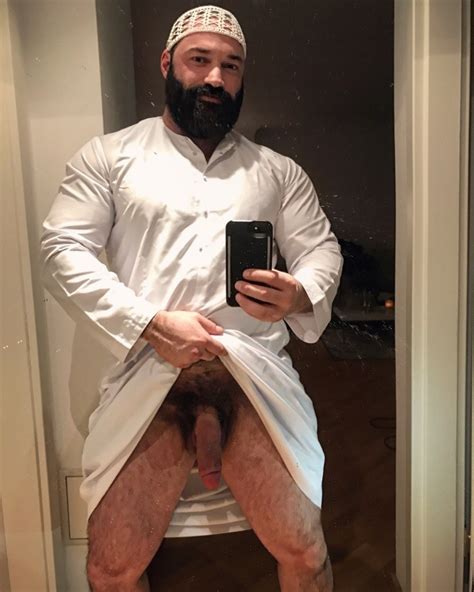 Ethnic Porn Daddy - Ethnic Men Arab Daddy Flashing Cock | CLOUDY GIRL PICS