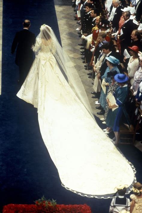 Prince andrew married sarah ferguson at westminster abbey on 23 july 1986. In Photos: The 1986 Royal Wedding of Prince Andrew and Sarah Ferguson