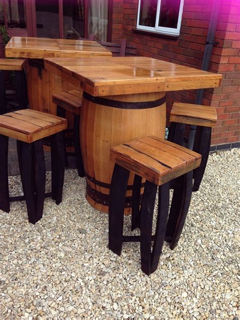 Choosing the right table tops for your bar or restaurant can be a daunting task. Secondhand Pub Equipment | Pub Tables | Square Top Oak ...