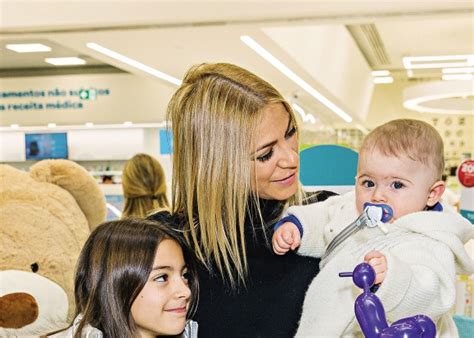 Ser pai é fácil difícil é ser mãe. Caras | Bárbara Taborda: "Ser mãe solteira dá muito ...