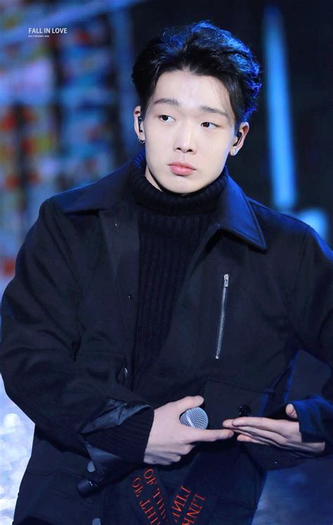 He is the main rapper of the boy group from yg entertainment, ikon. Pin oleh Brook Yohoho di Bobby iKON 아이곤 | Selebritas ...