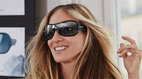 Sarah Jessica Parker Unrecognizable In Sjp Sunglasses