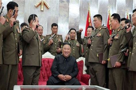 Infrastruktur, tanpa prospek menang dengan cepat memaksa korea utara menerima gencatan senjata yang. Kim Jong-un Hadiahkan Pistol di Peringatan Gencatan ...