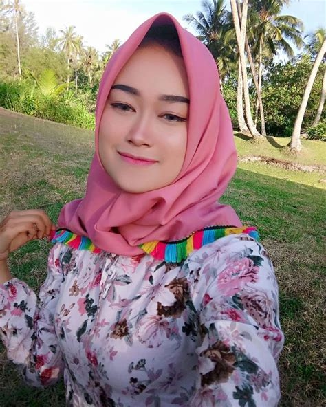 Stefanny Saury Janda Kembang Cari Pendamping Umur 30 Tahun Tinggi