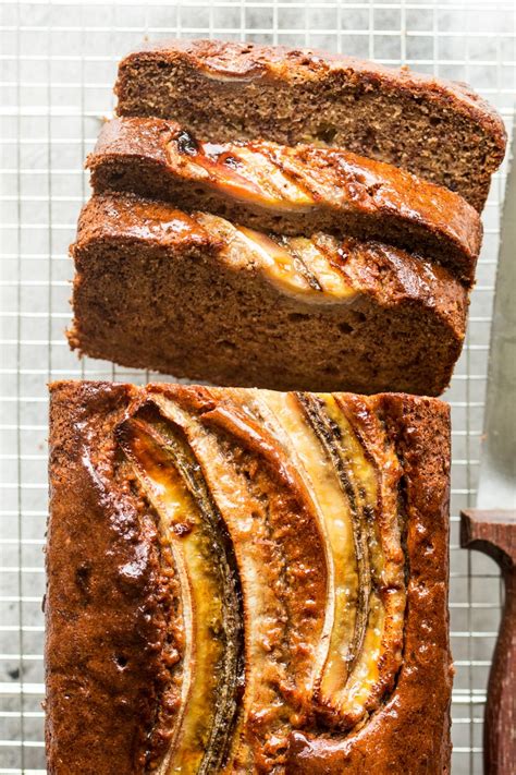 These vegan banana bread muffins are super quick and easy to make. Eggless banana bread - Lazy Cat Kitchen