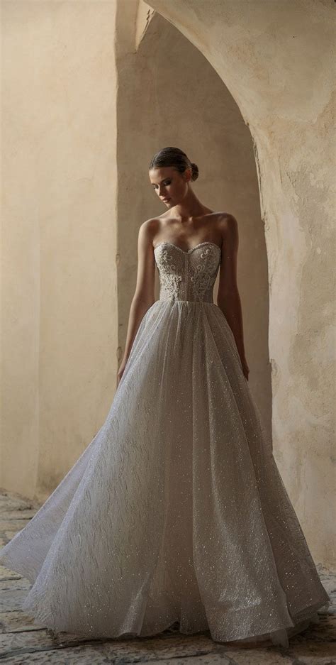 Breathtaking Wedding Dress With Graceful Elegance Glamourous Wedding
