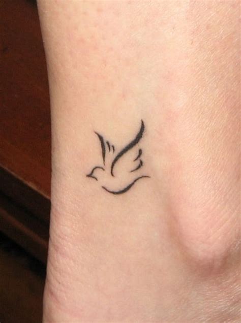 If you are carefree and love to travel, small bird tattoos are perfect for you. 210 Meaningful Bird Tattoos (Ultimate Guide, June 2021)