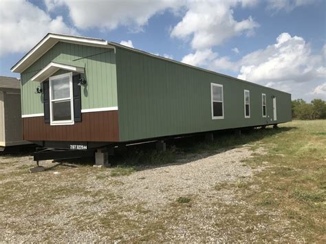 Model 5 glory model 5. Excellent condition 2015 Clayton 18x80 , 3/2 - mobile home for sale in Lytle, TX 1332375