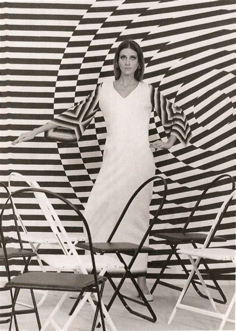She is one of the best known names in op art, an art movement which uses optical illusions, wavy lines and black and white. Bridget Riley-inspired day dress, 1966 | Day dresses ...