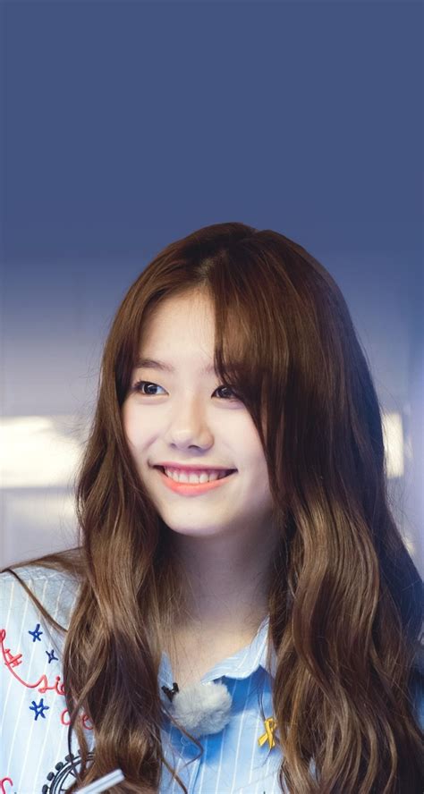 Jun 15, 2021 · 옛날 연예인들 사진보면 당시화장법때문인지 되게 촌스럽거나 이상한 느낌 많이받는데 ㄷㄷ 걍 개이쁨 IOI : 아이오아이 김소혜 고화질 휴대폰 배경화면 : 네이버 블로그