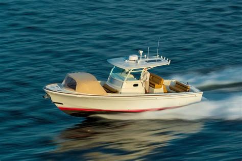 32 Center Console Hunt Yachts