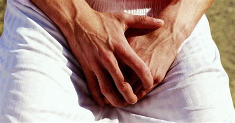 Head and neck cancer can make it painful to eat and difficult to swallow, which can cause symptoms of a head and neck tumor often resemble those caused by other conditions. Penile Cancer: Symptoms Men Should Look Out For | HuffPost UK