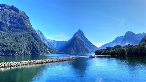 Milford Sound New Zealand The Beautiful Milford Sound