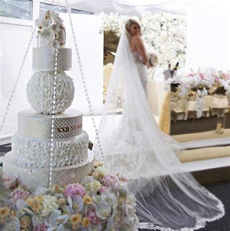 To make cake designs with icing, first make buttercream frosting, which is good for decorating. Unique Wedding Cake Trends & New Cake Designs 2019-2020
