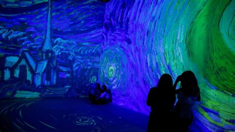 Step Into The Starry Night With This Immersive Van Gogh Art Exhibition