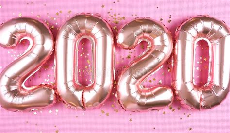 Het jaar 2021 zal maar eenmaal voorbij komen maak er een nog mooier jaar van. Happy New Year's Eve Rose Gold Foil 2020 Metallic ...