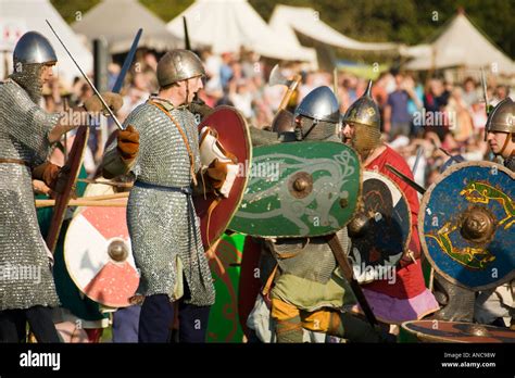 Infantry Clashes At The Battle Of Hastings Re Enactment 2007 Stock