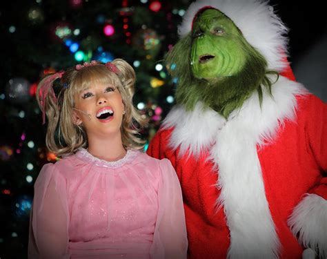 Who is cindy lou hoo? Cindy Lou Who & the Grinch | Grinchmas, Universal Studios ...
