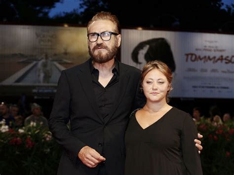 Rocco schiavone la serie tv. Marco Giallini: "Le domande su mia moglie morta mi hanno ...