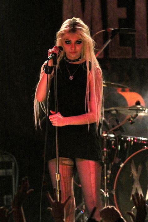 Heronimu Taylor Momsen Hot Live Performance At The Concert In