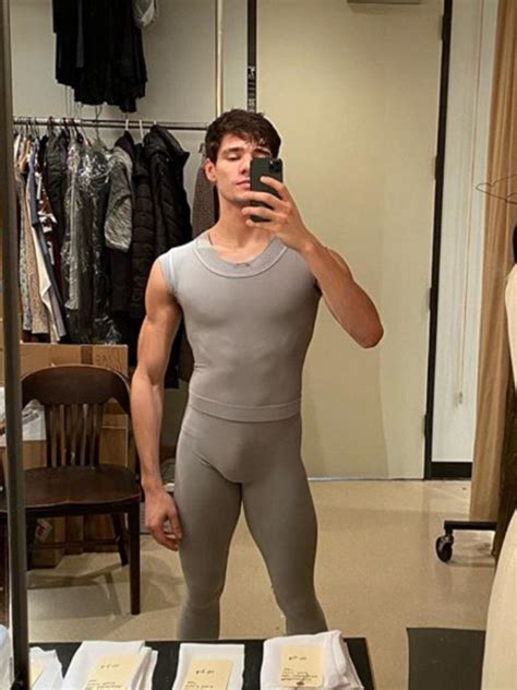 Pin On Guys In Tights