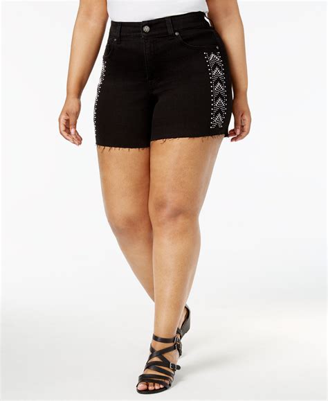 Flaunt Those Thick Thighs In A Pair Of Sassy Plus Size Shorts Stylish