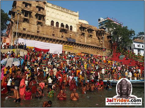 Varanasi's kashi vishwanath temple is also called the golden temple, thanks to its pure gold spire and dome. Kashi Varanasi