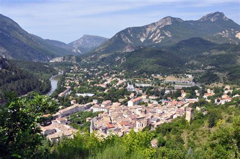 Castellane Alpes De Haute Provence Tourismo