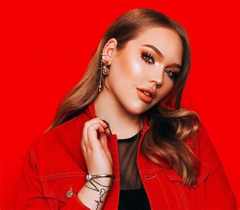 Nikkietutorials Transgender Beauty Youtuber Came Out In A New Video